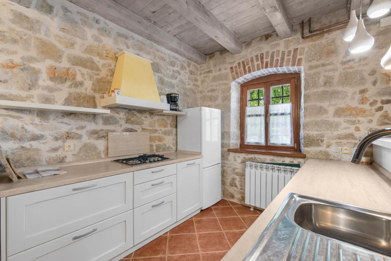 Villa Antonci-18, Pool, 3 Houses, Jacuzzi, Private Territory Antonci (Porec) Exterior foto